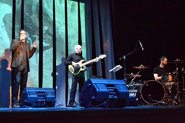 subbuglio-durante-lo-spettacolo